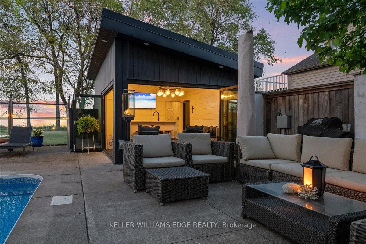 573 Beach Boulevard — property photo
