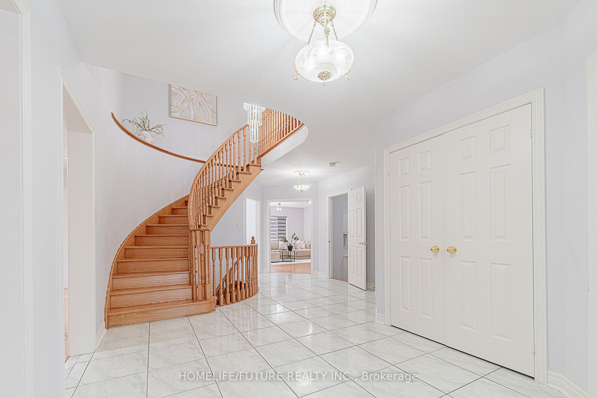 42 Boxwood Crescent — property photo