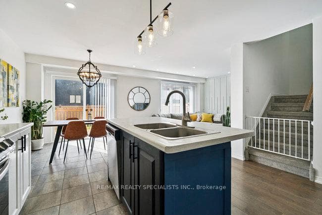 50 Olympic Gate — property photo