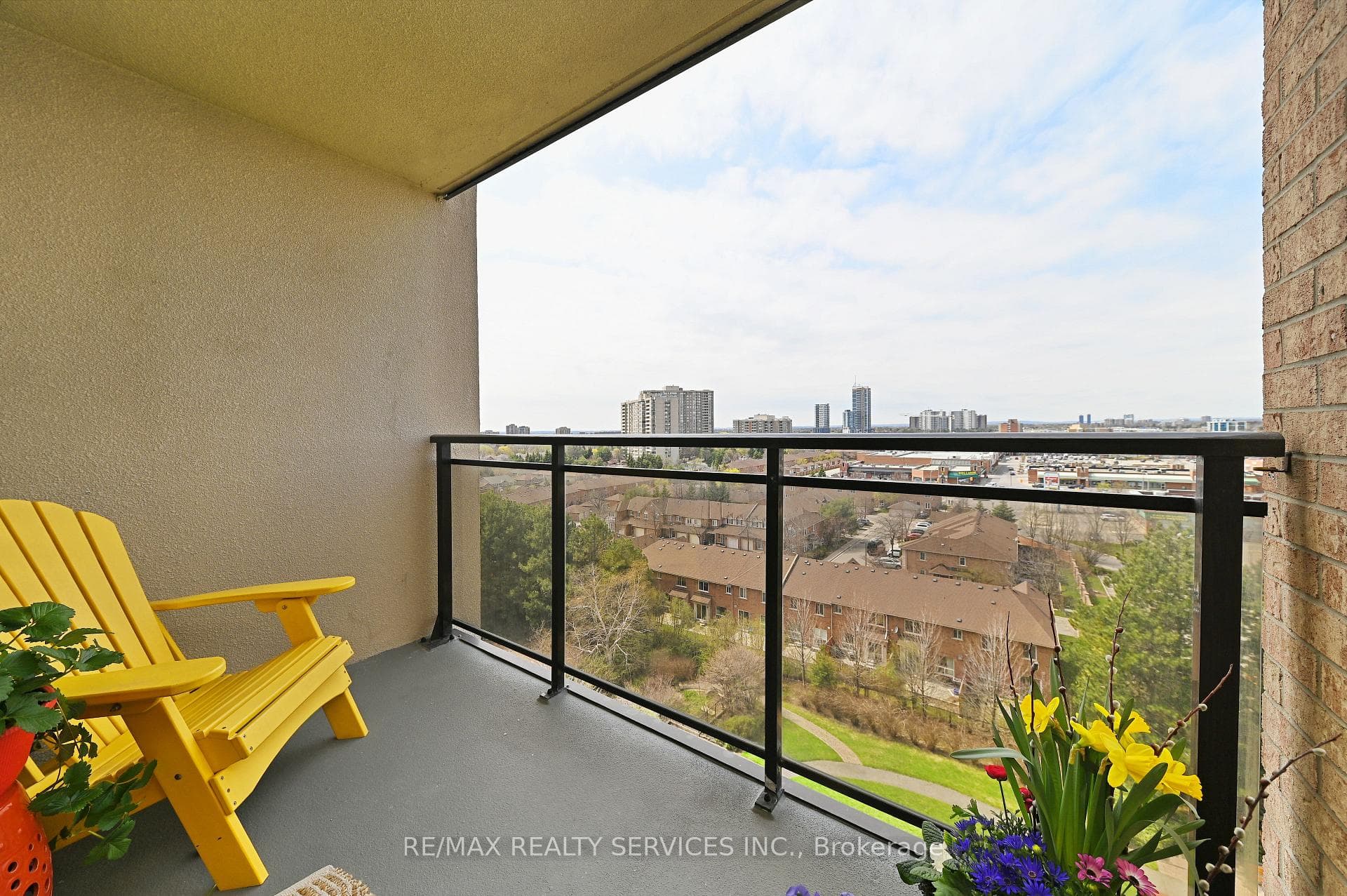 905- 20 Cherrytree Drive — property photo