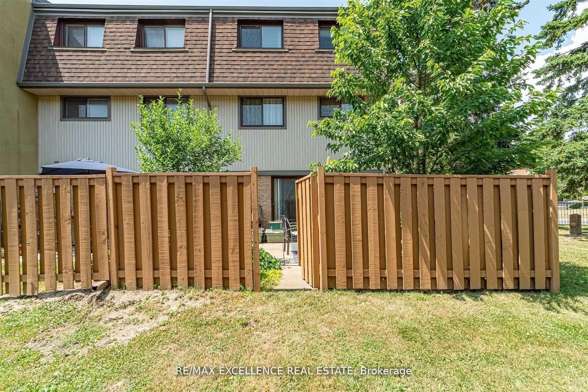 148 Ashton Crescent — property photo