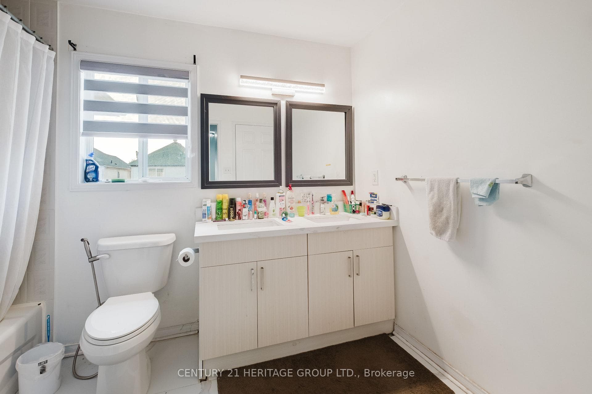 34 Haverhill Crescent — property photo