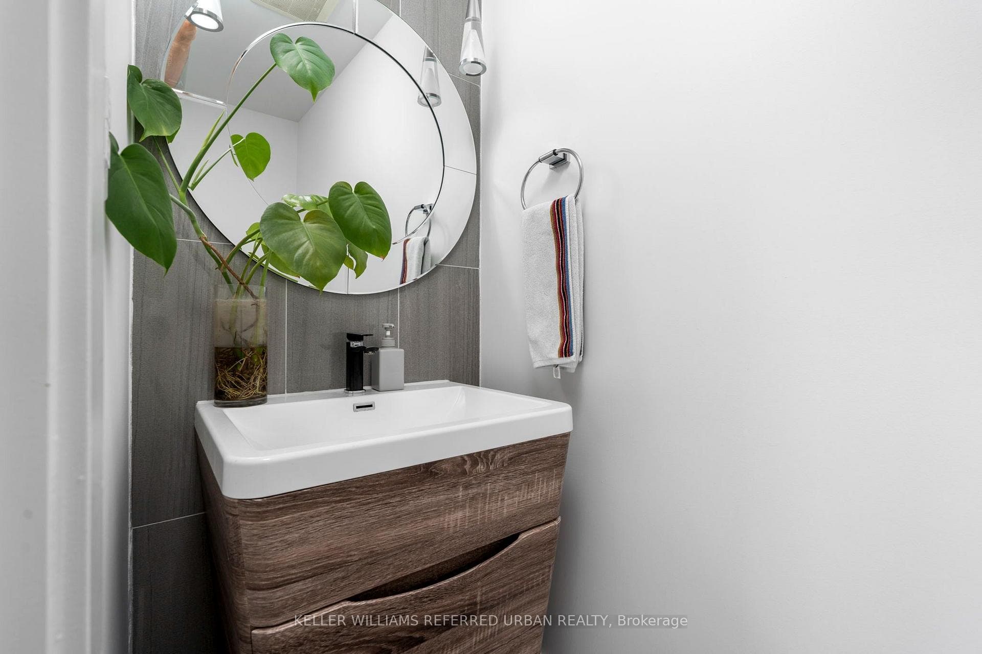 21 Millbrook Crescent — property photo