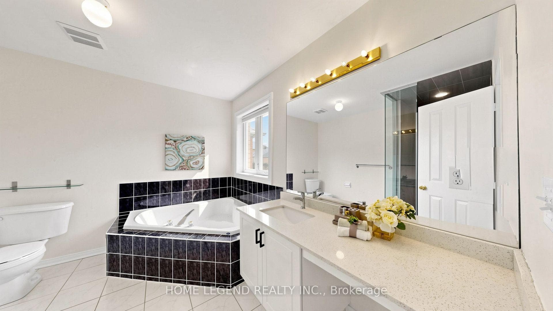 14 Mccaul Street — property photo