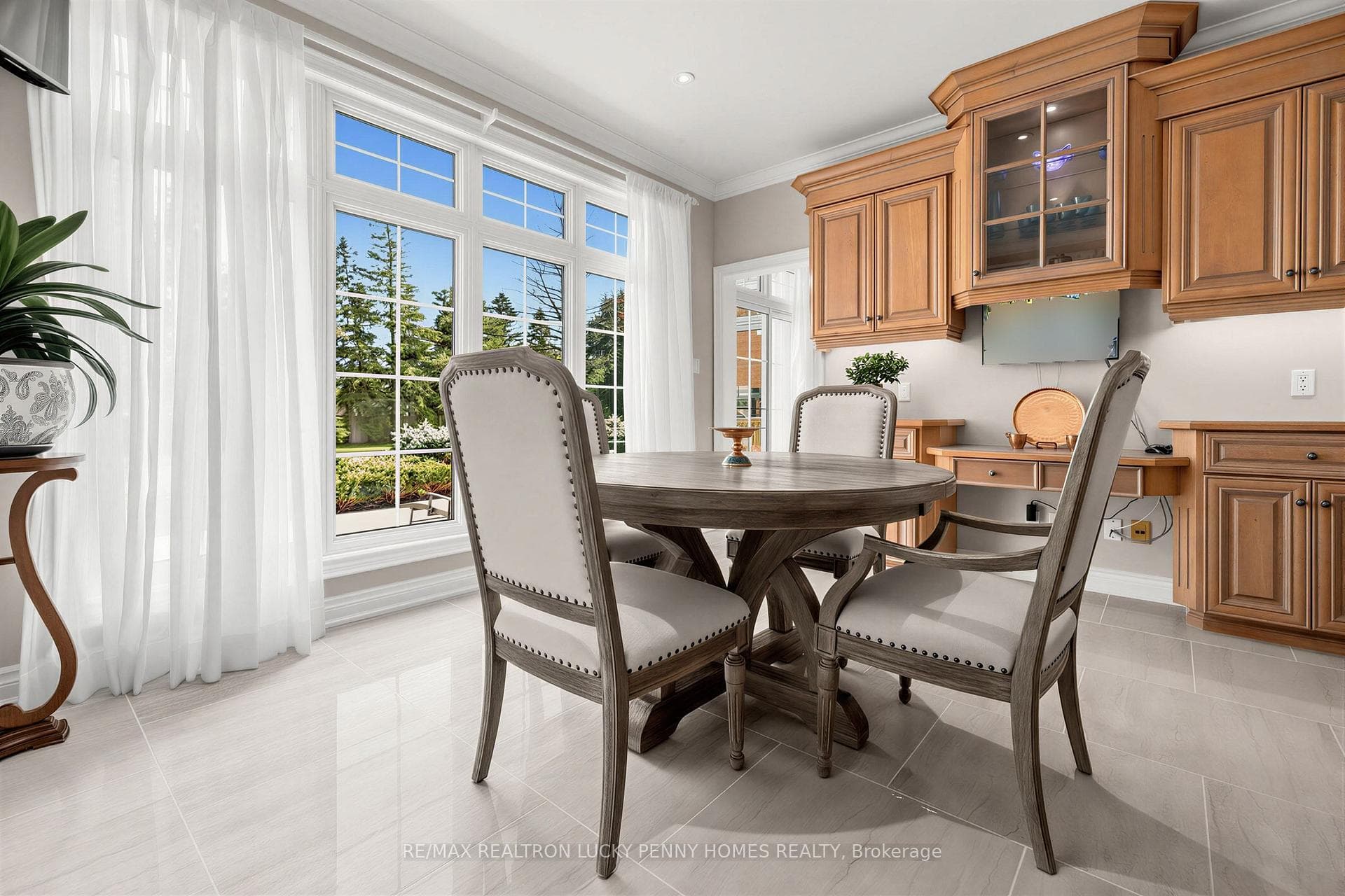 63 Pomander Road — property photo