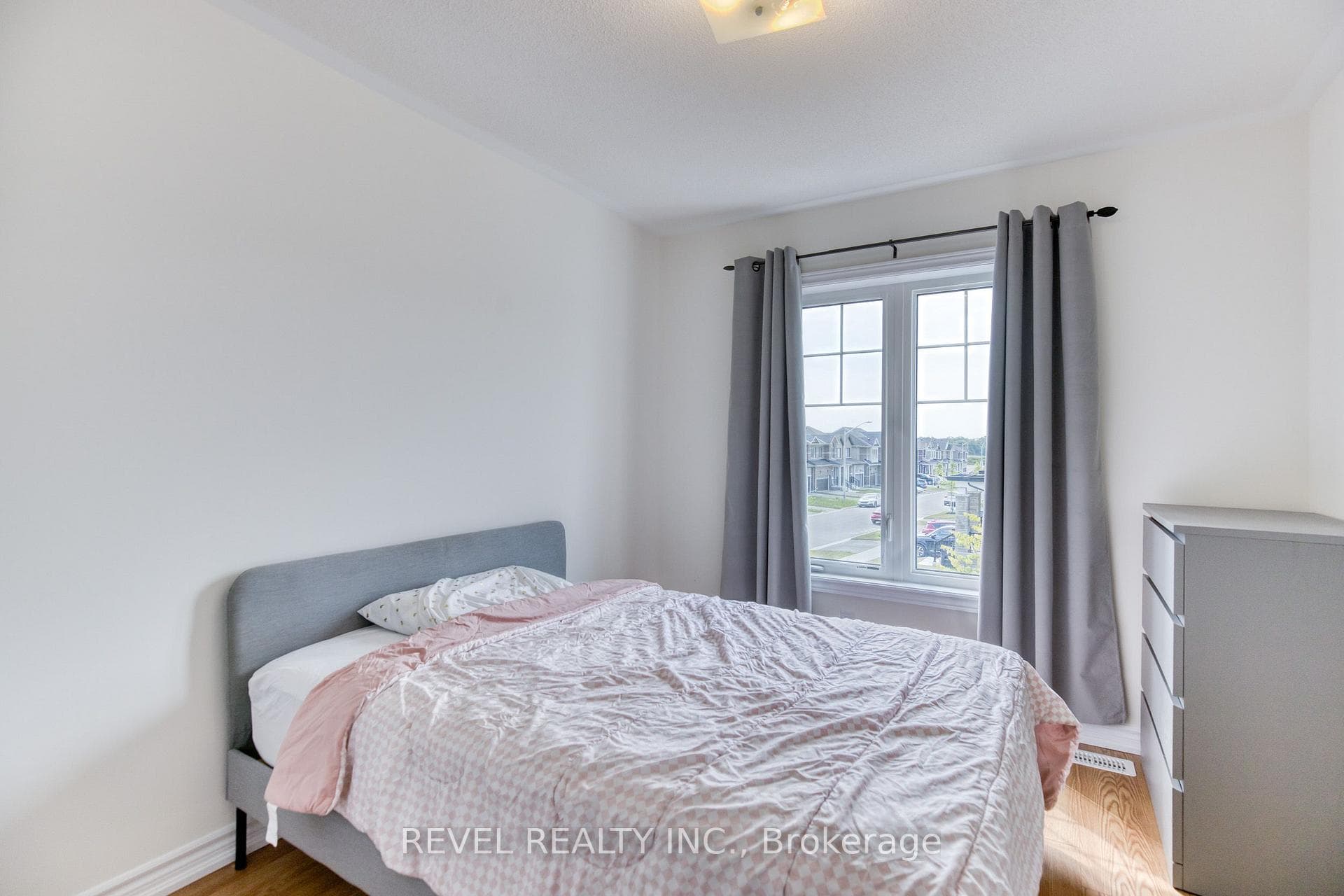 12 Hylton Drive — property photo
