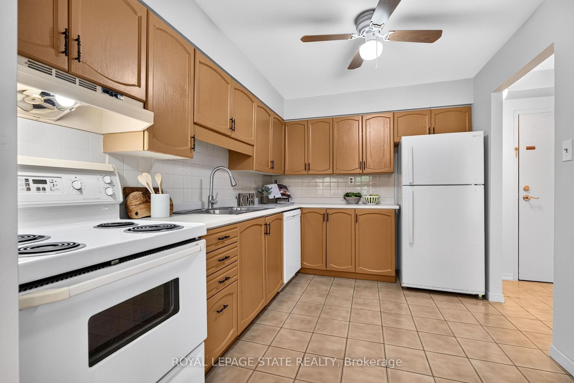 203- 966 Queenston Road — property photo