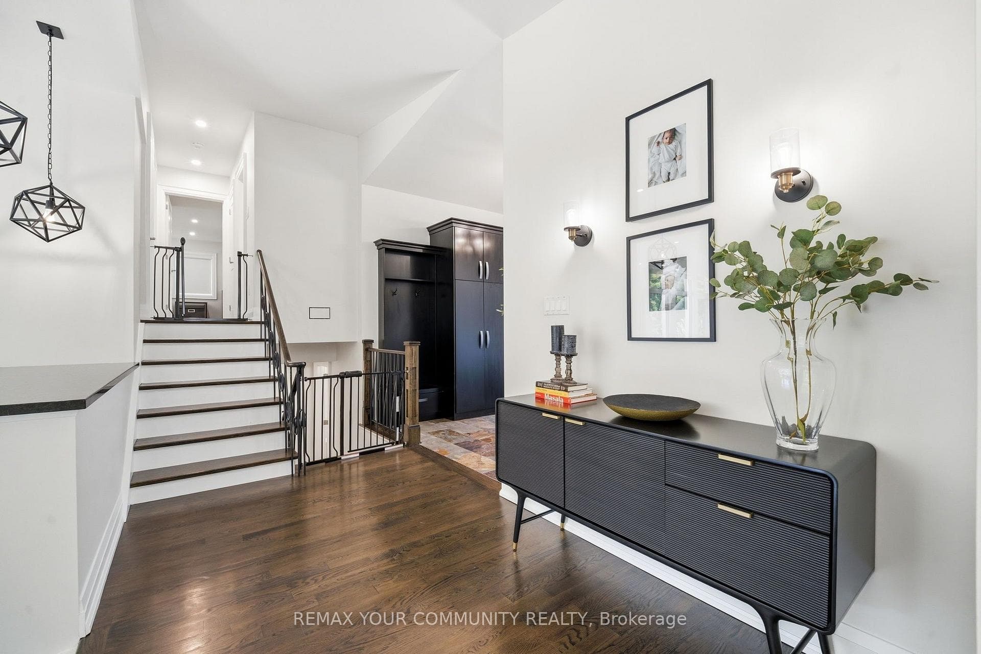 35 Idleswift Drive — property photo