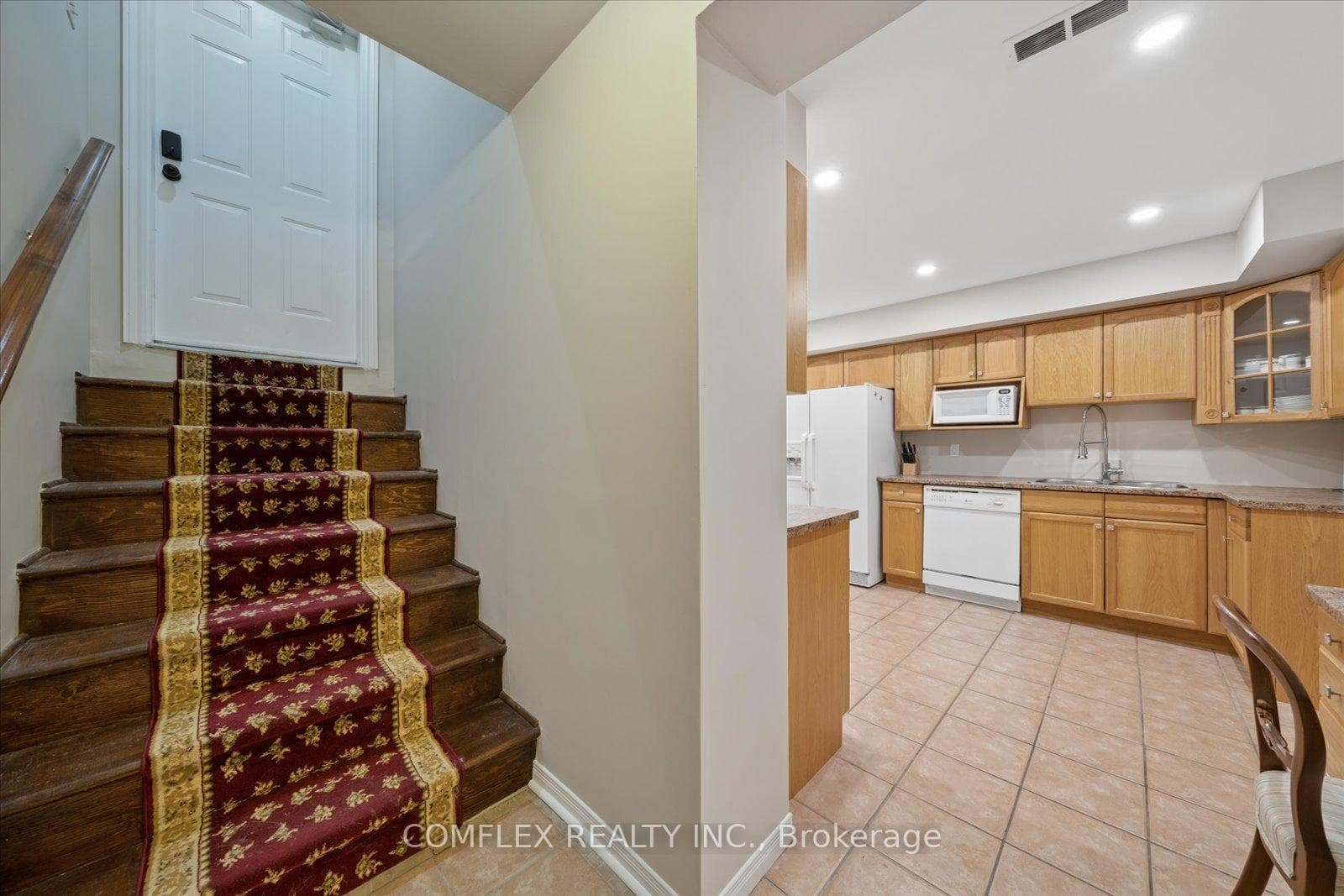 1150 Raglan Road — property photo
