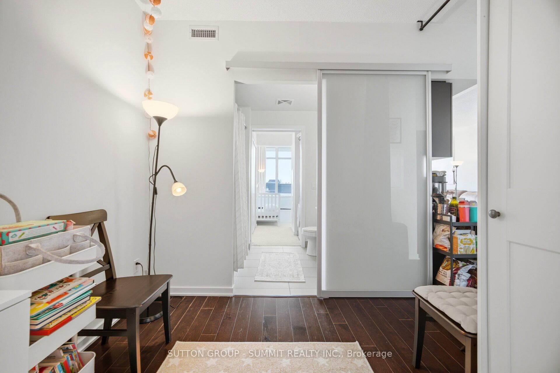 3114- 105 THE QUEENSWAY N/A — property photo