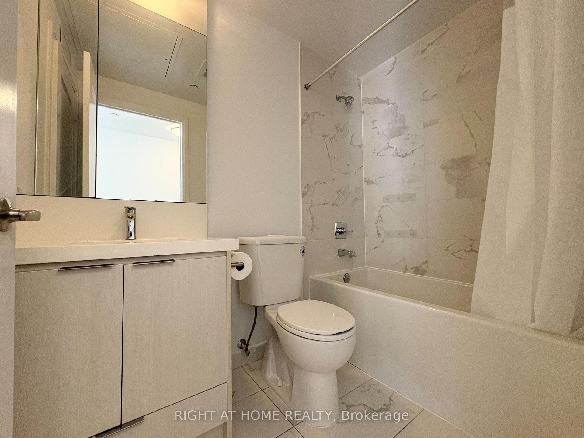 308- 101 Erskine Avenue — property photo