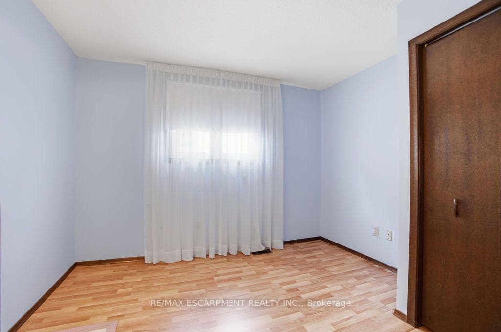 229 East 8th Street — property photo