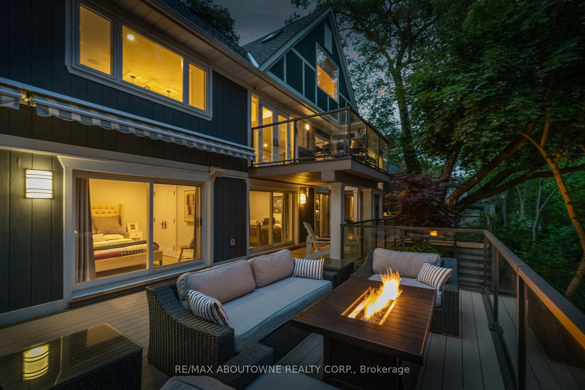 382 Trafalgar Road — property photo