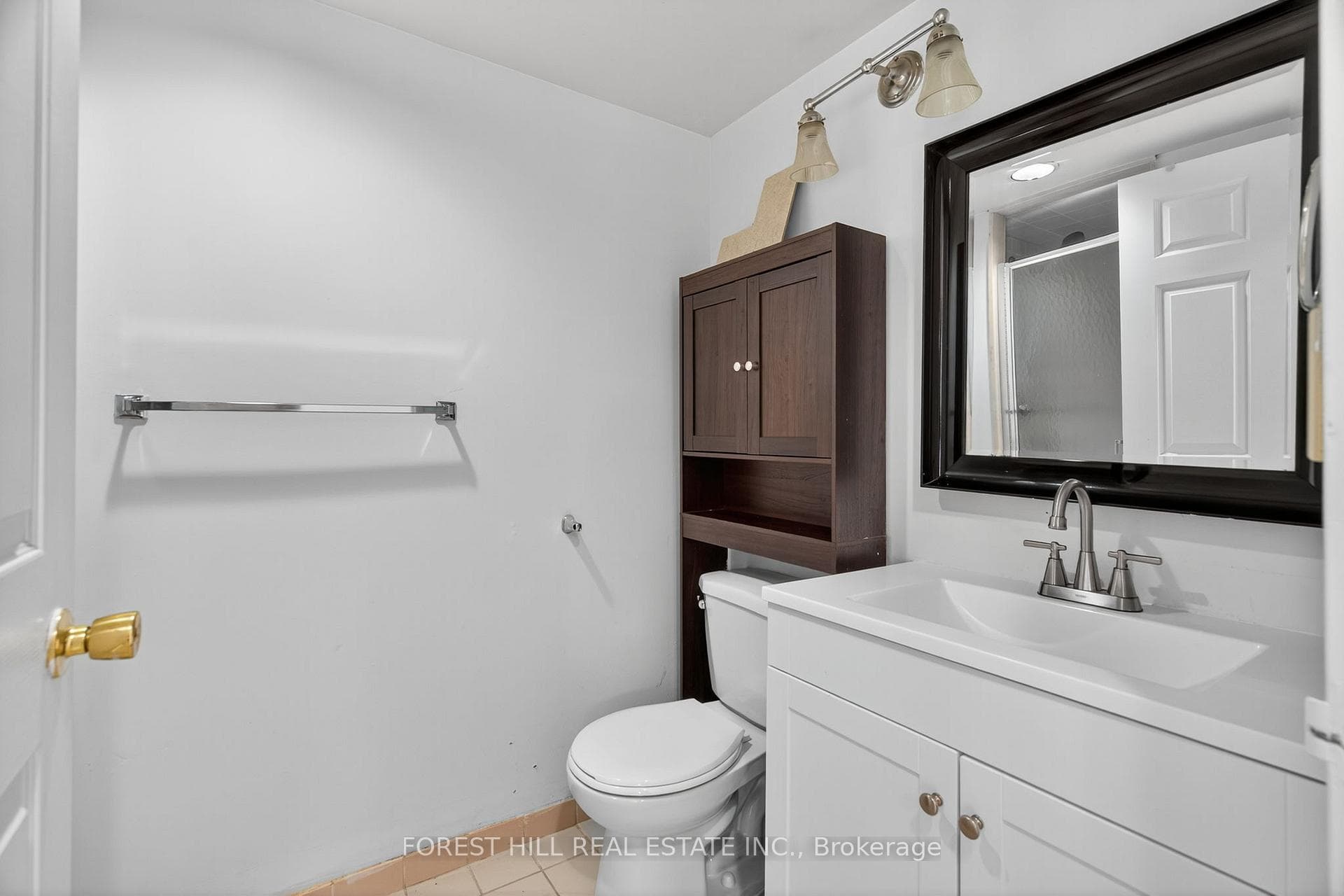 210- 285 Enfield Place — property photo