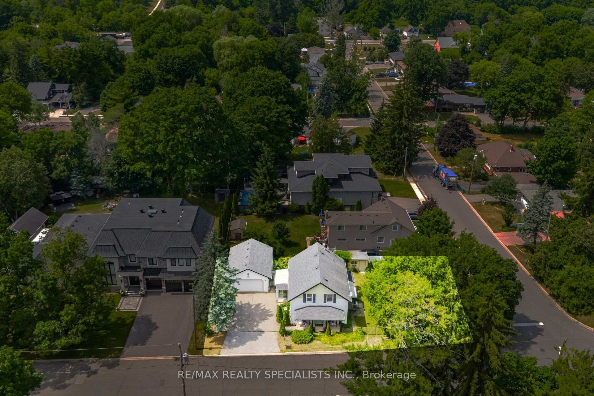 173 Victoria Street — property photo
