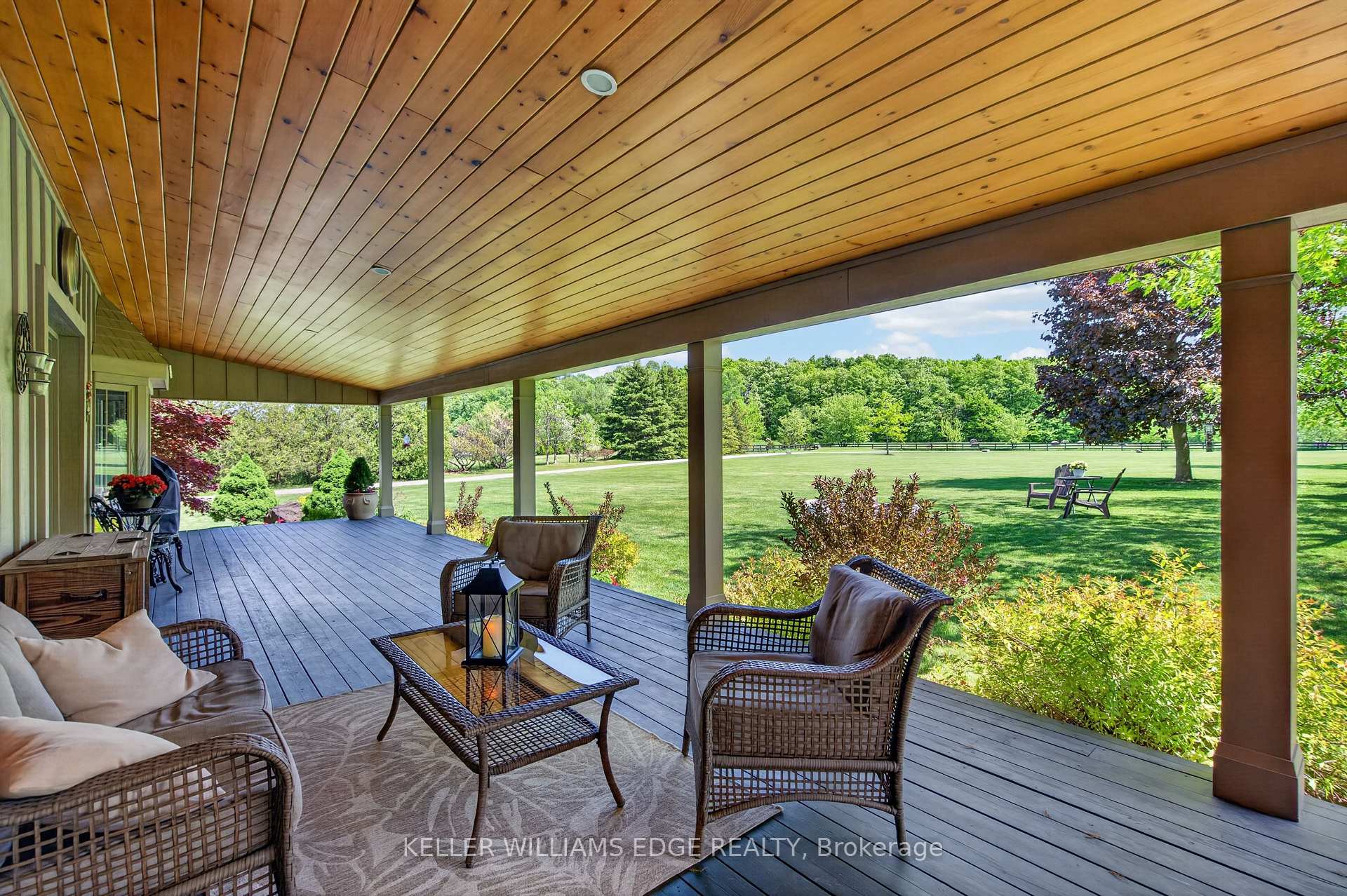 2264 Britannia Road — property photo