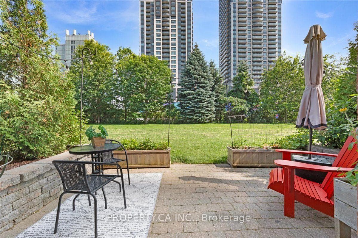 Th92- 9 Windermere Avenue — property photo