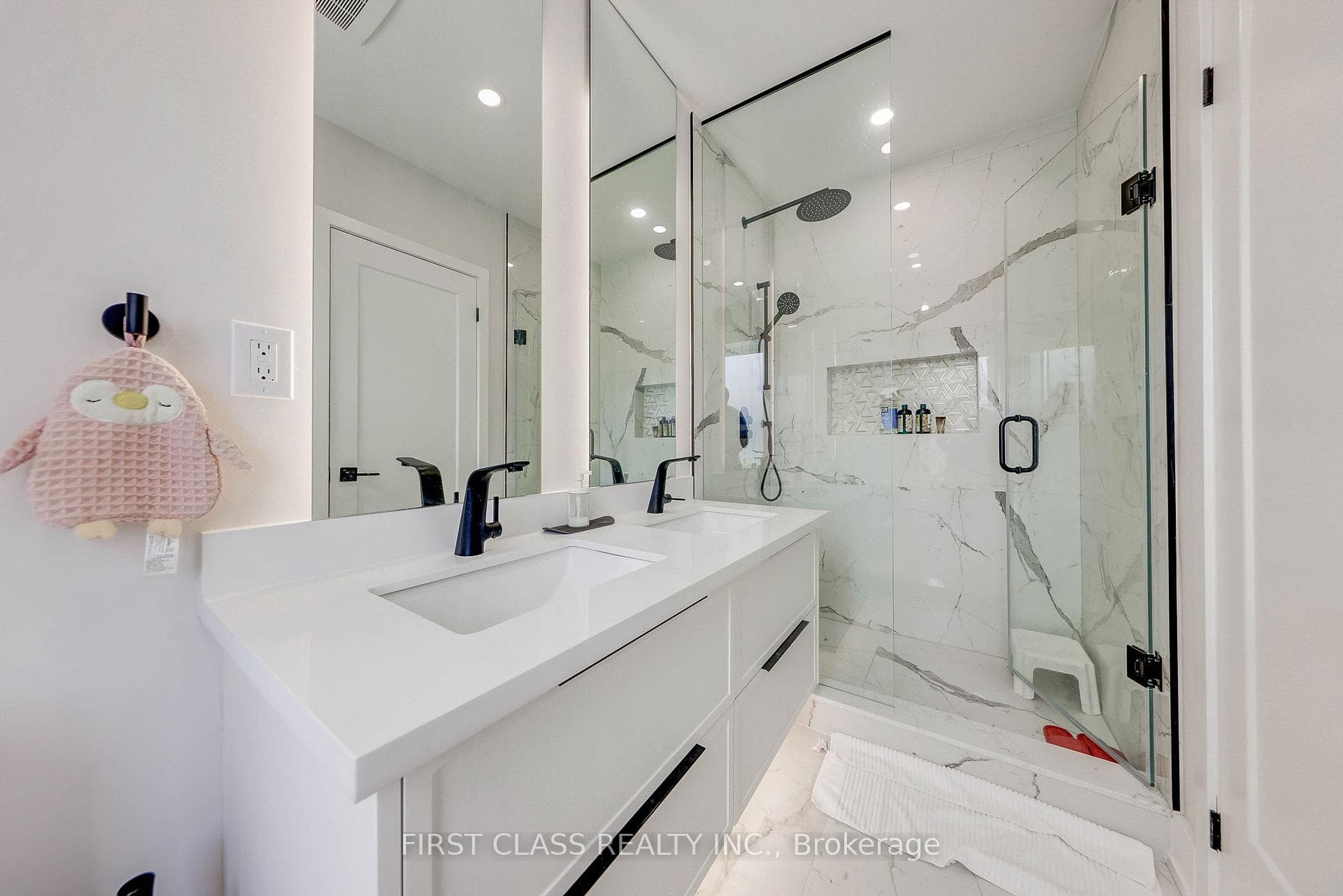 431 Roxton Road — property photo