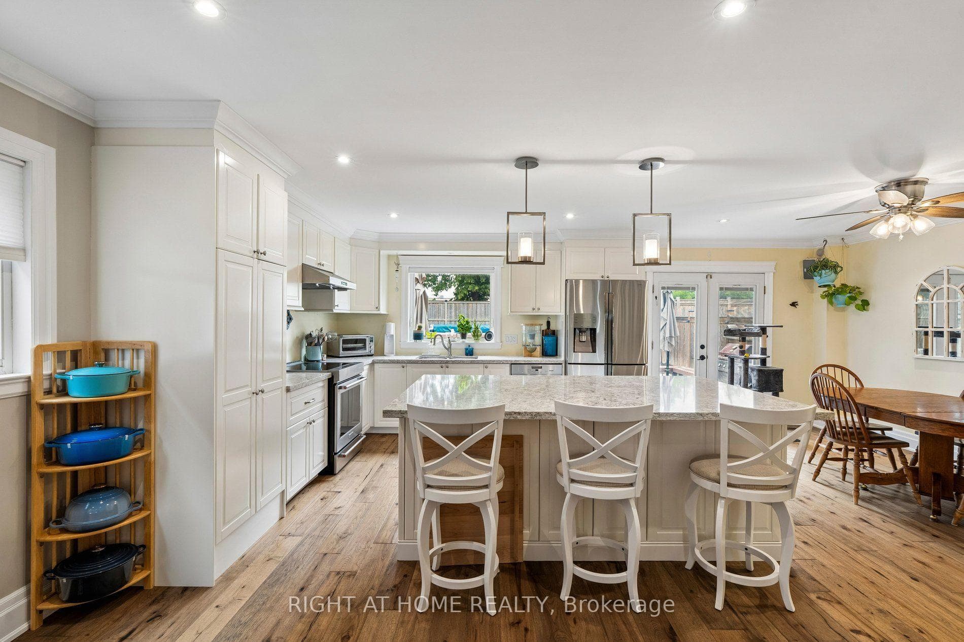 3525 Bertrand Road — property photo