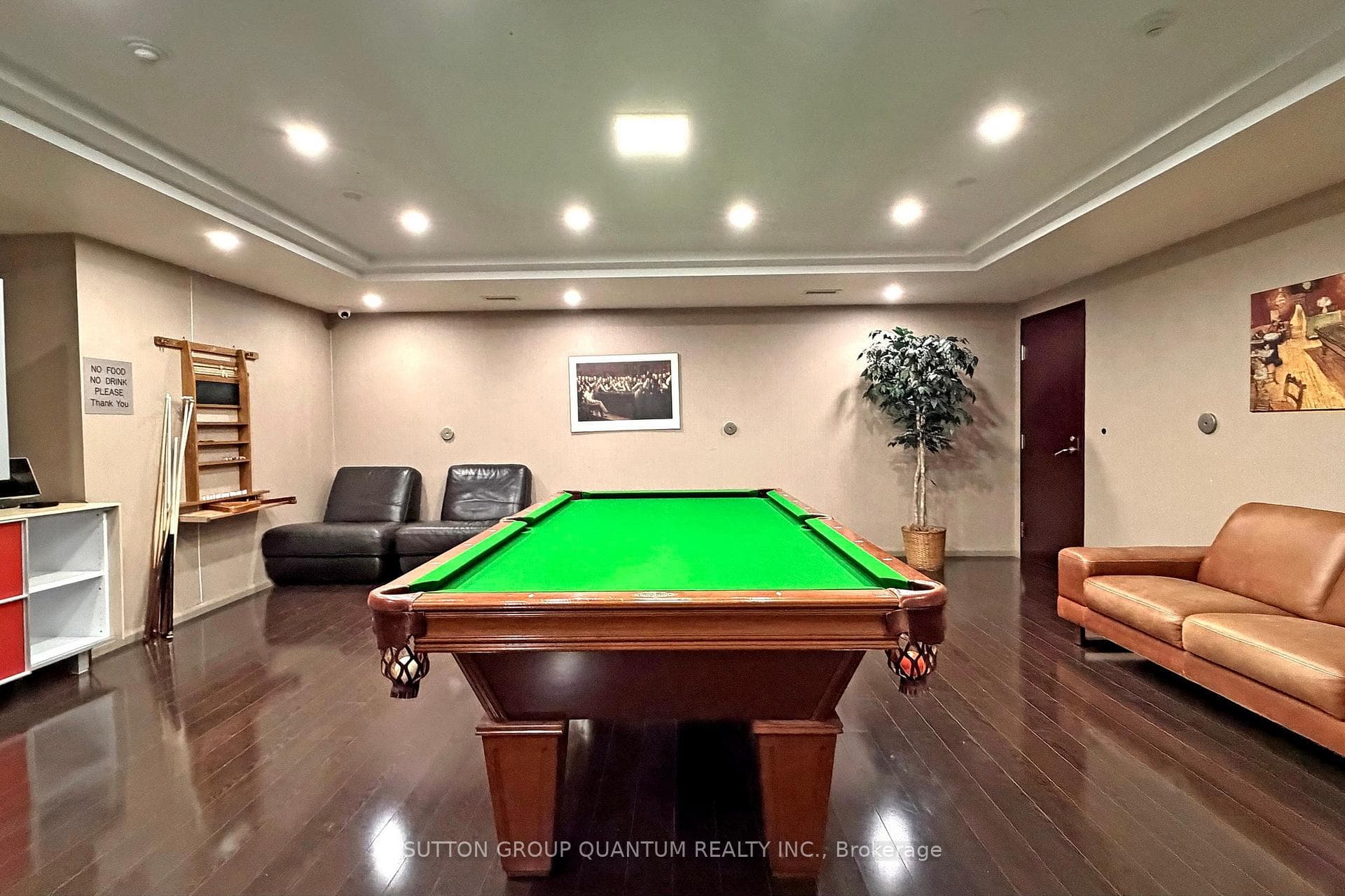 701- 3939 Duke Of York Boulevard — property photo