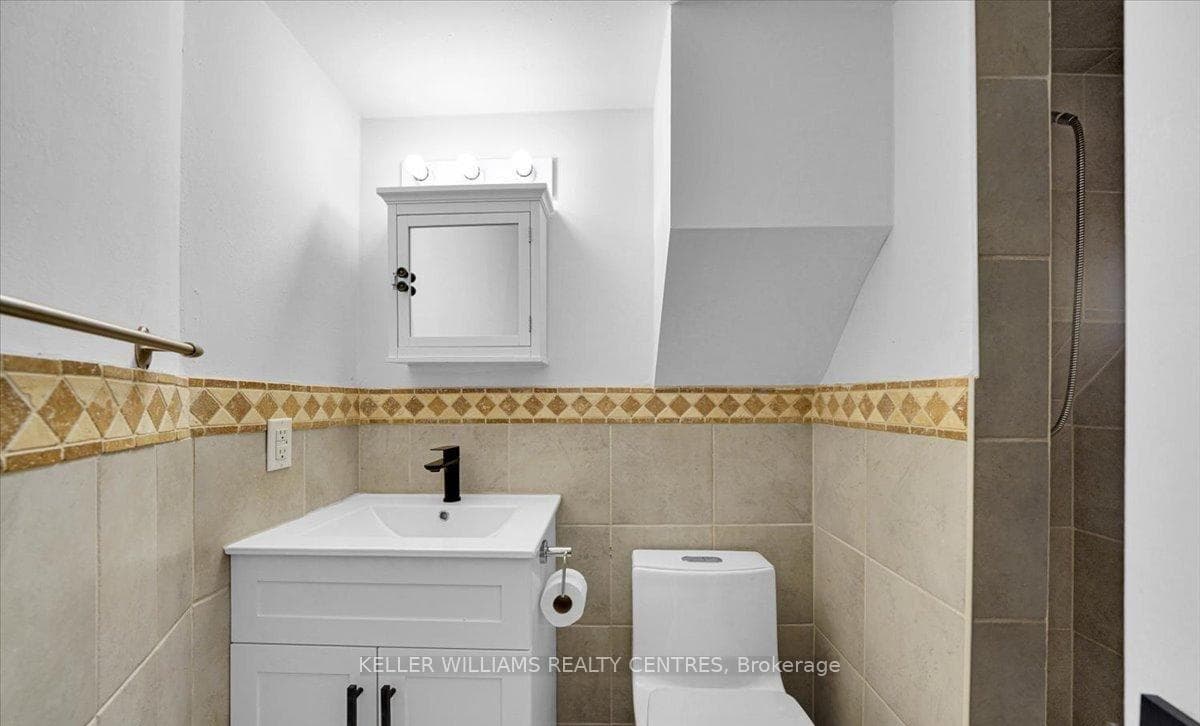2309 Eighth Line — property photo