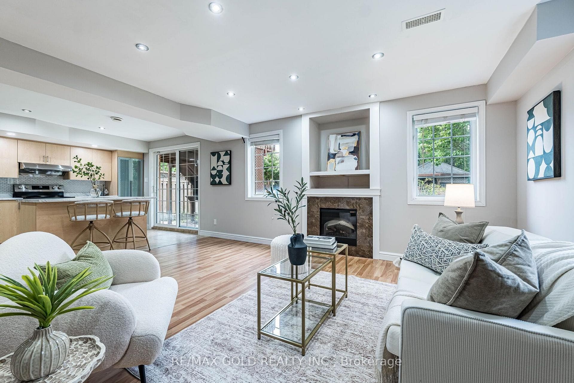 52 Moldovan Drive — property photo