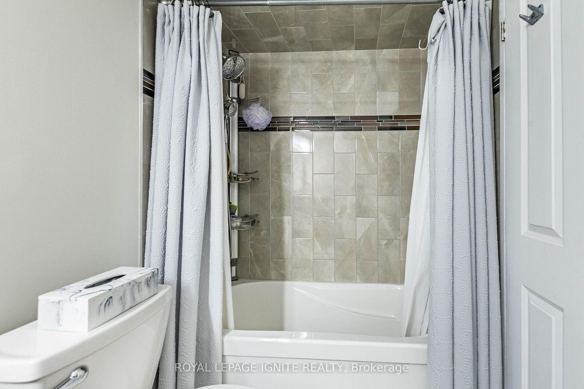 1409- 550 Webb Drive — property photo