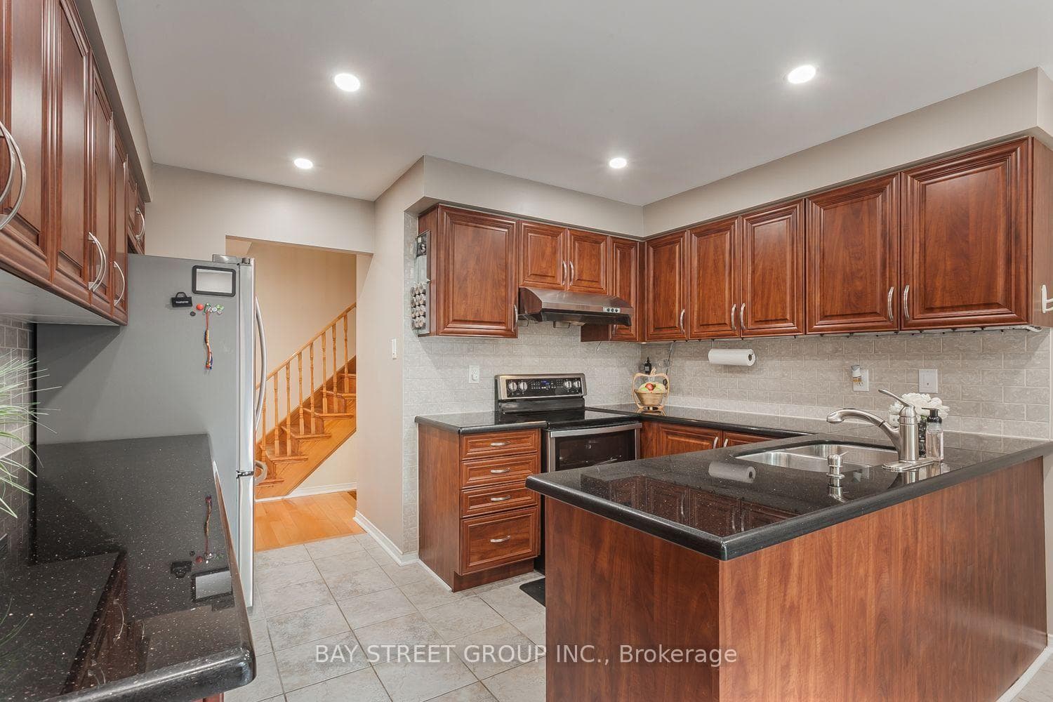 4882 Rosebush Road — property photo