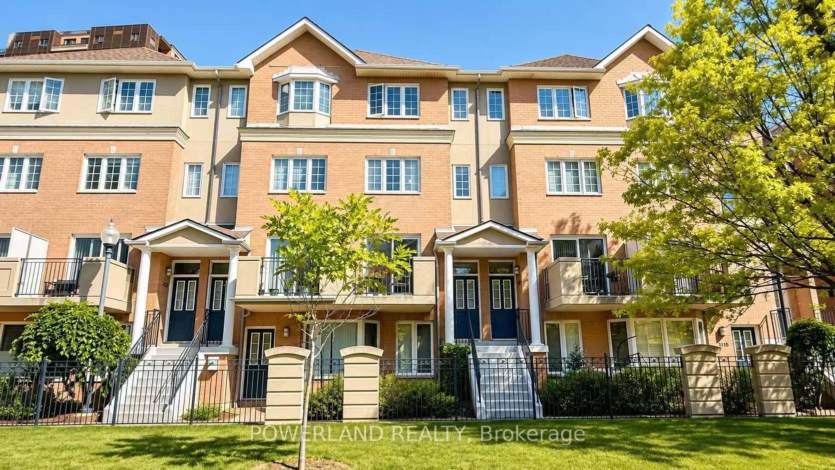 1120- 28 Sommerset Way — property photo