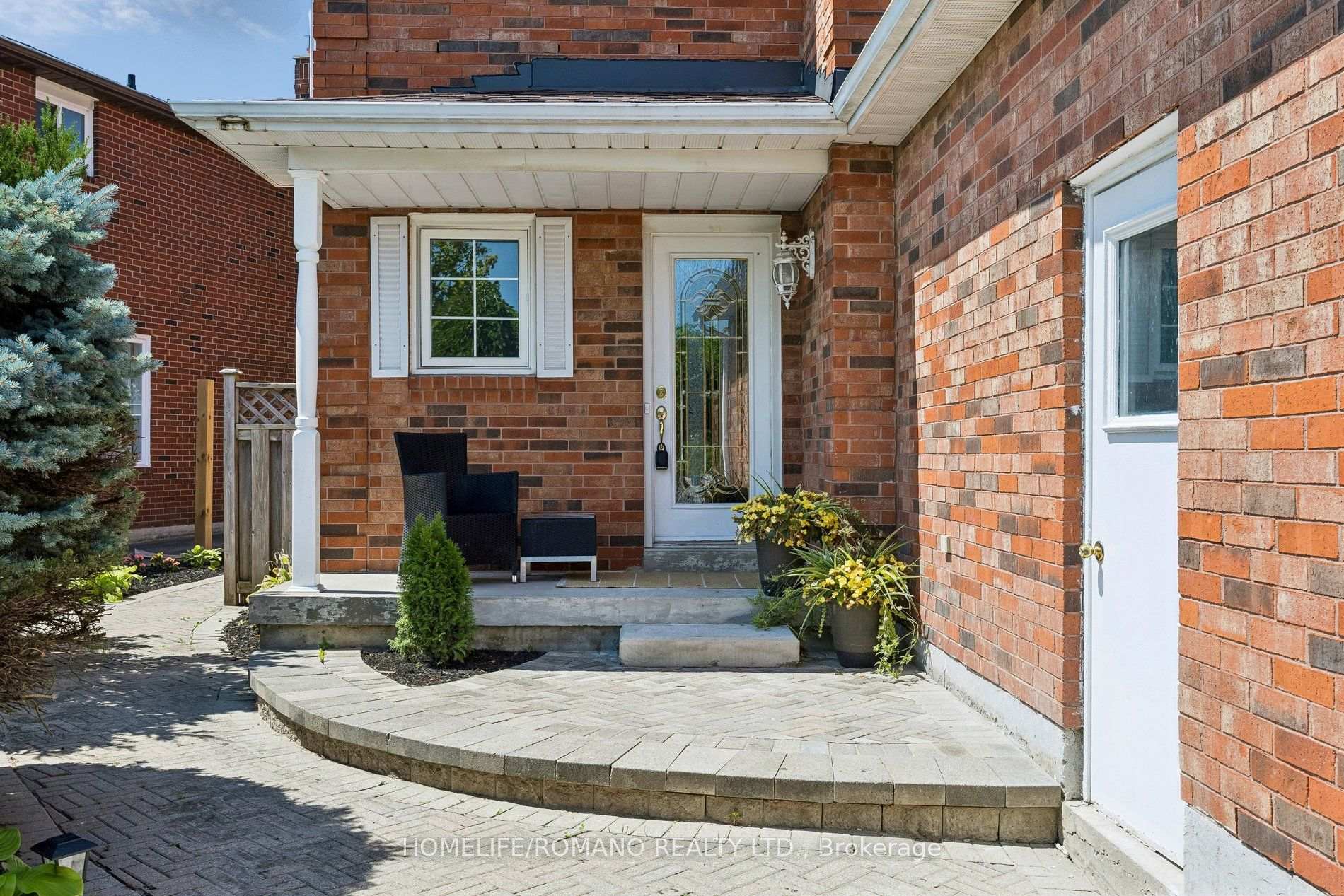 54 Links Road — property photo