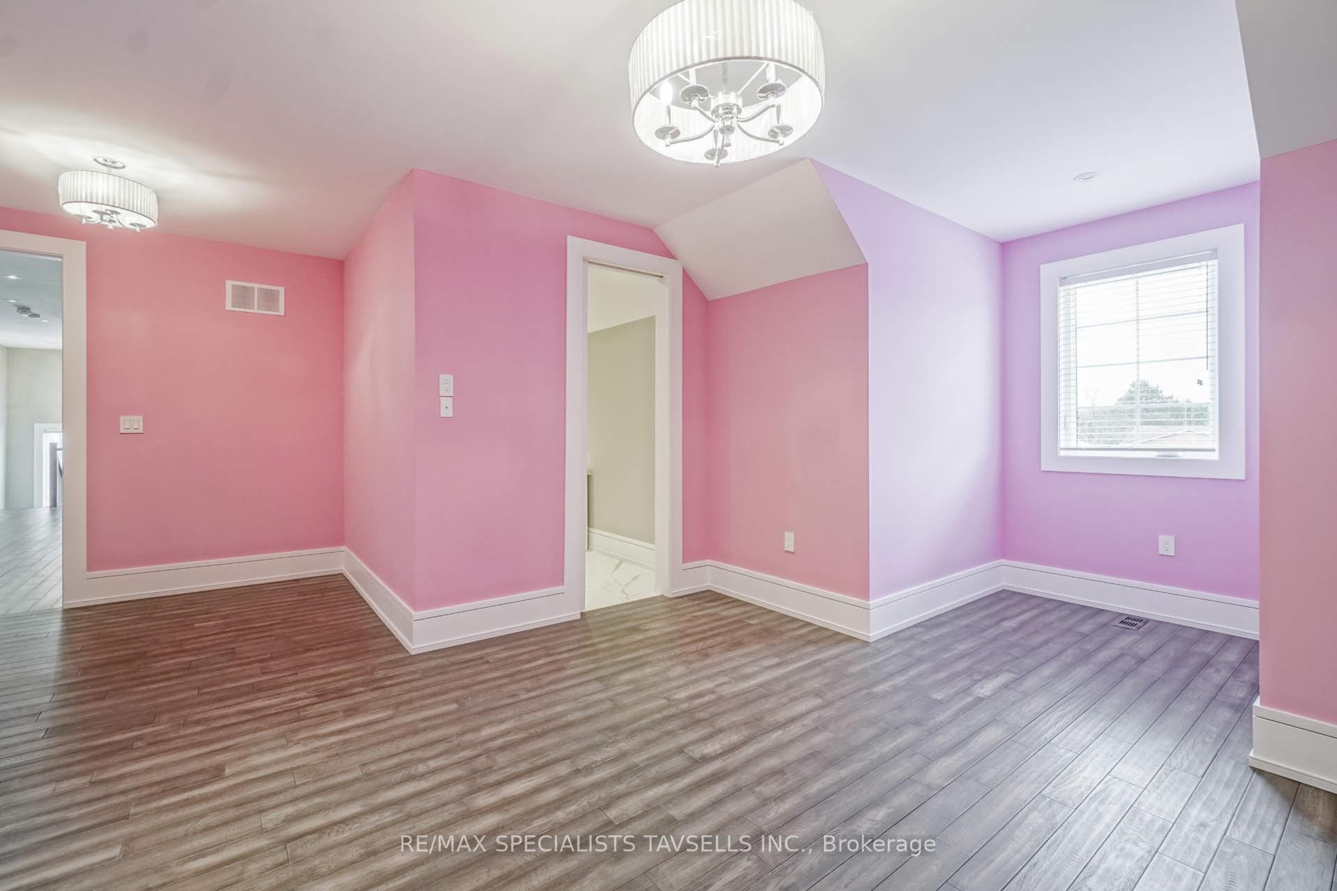 7 Dolan Drive — property photo
