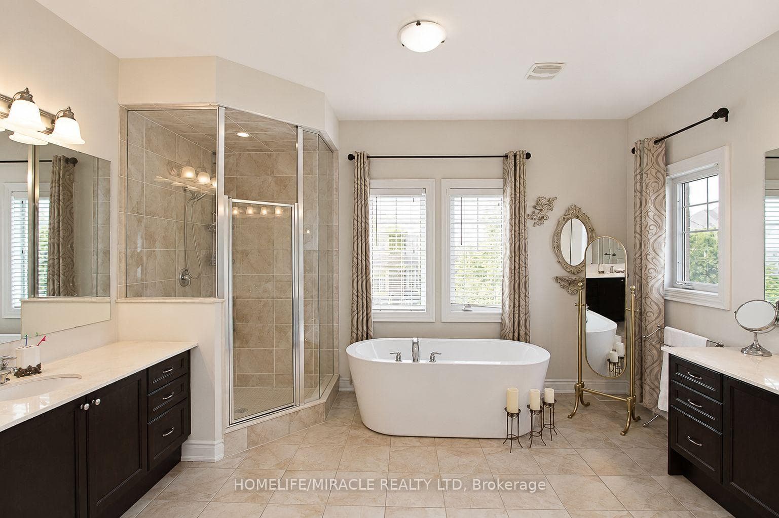 37 Degrey Drive — property photo