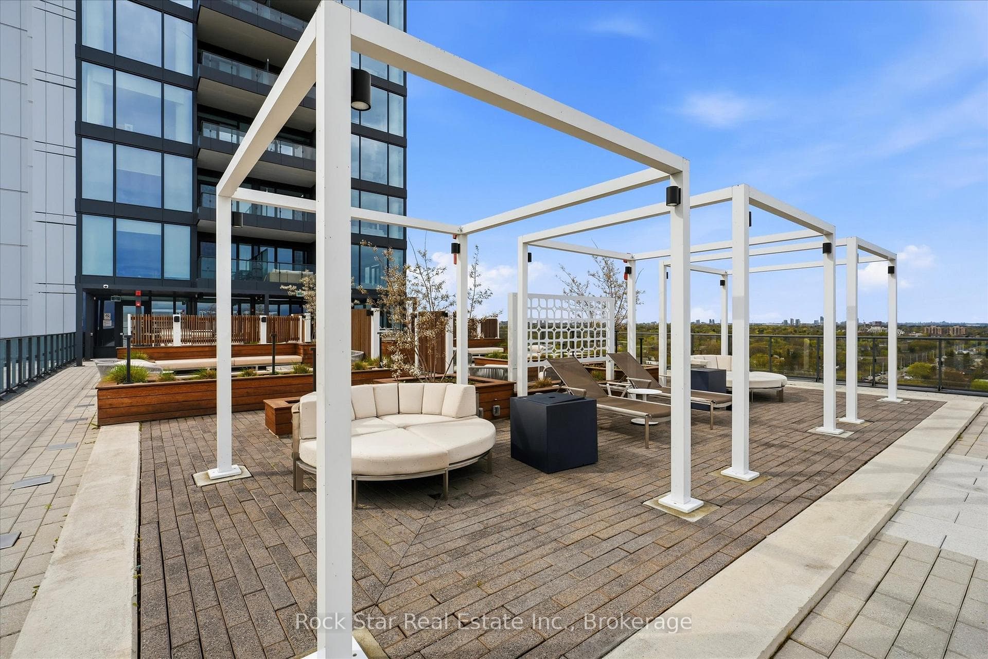 209- 28 Ann Street — property photo