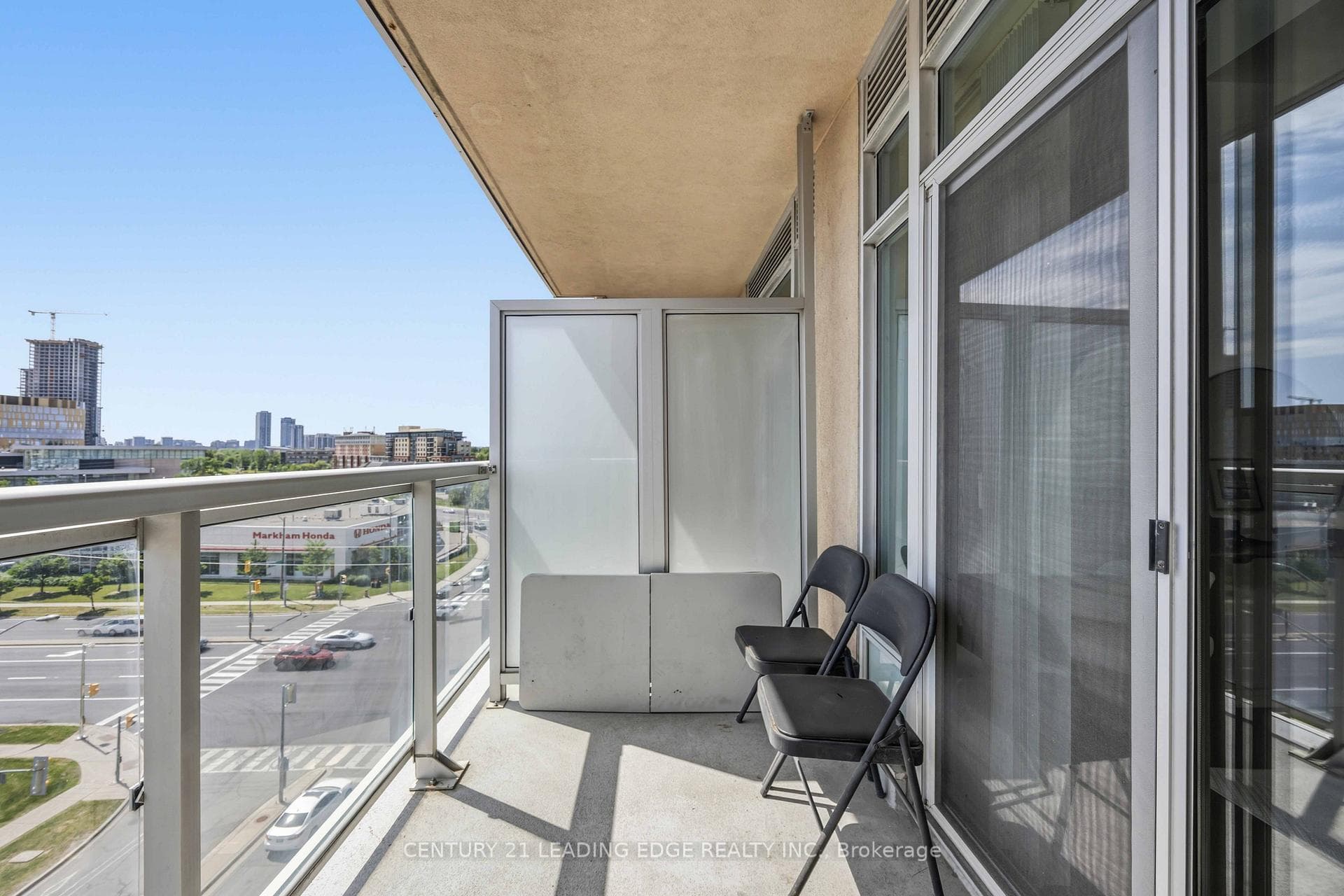 612- 8323 kennedy Road — property photo