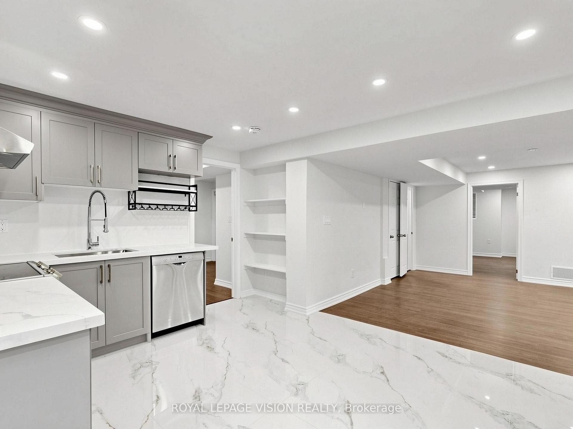 43 Mac Carl Crescent — property photo