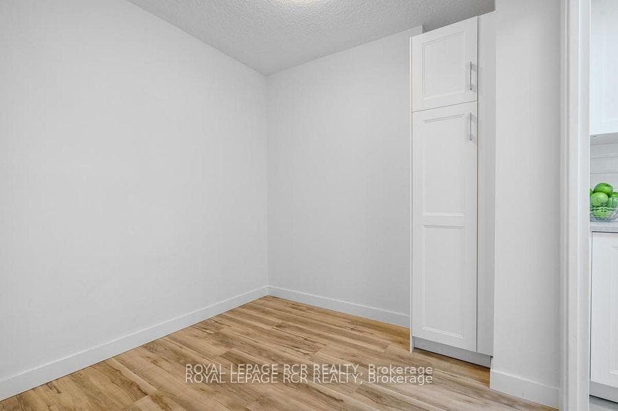 205- 1535 Lakeshore Road — property photo