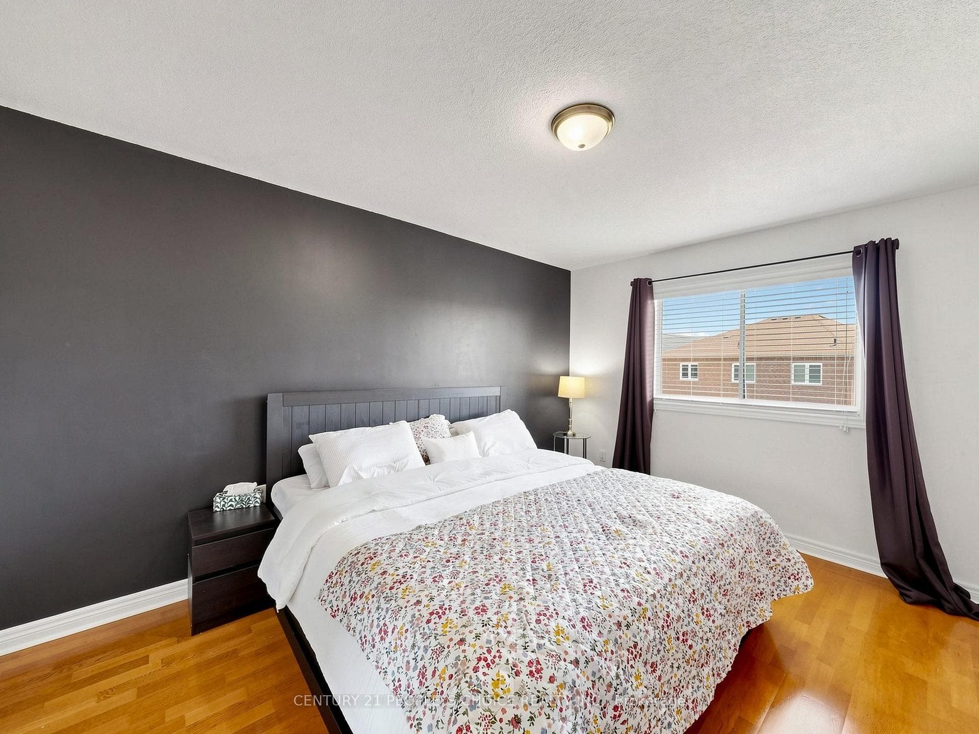 828 Khan Crescent — property photo