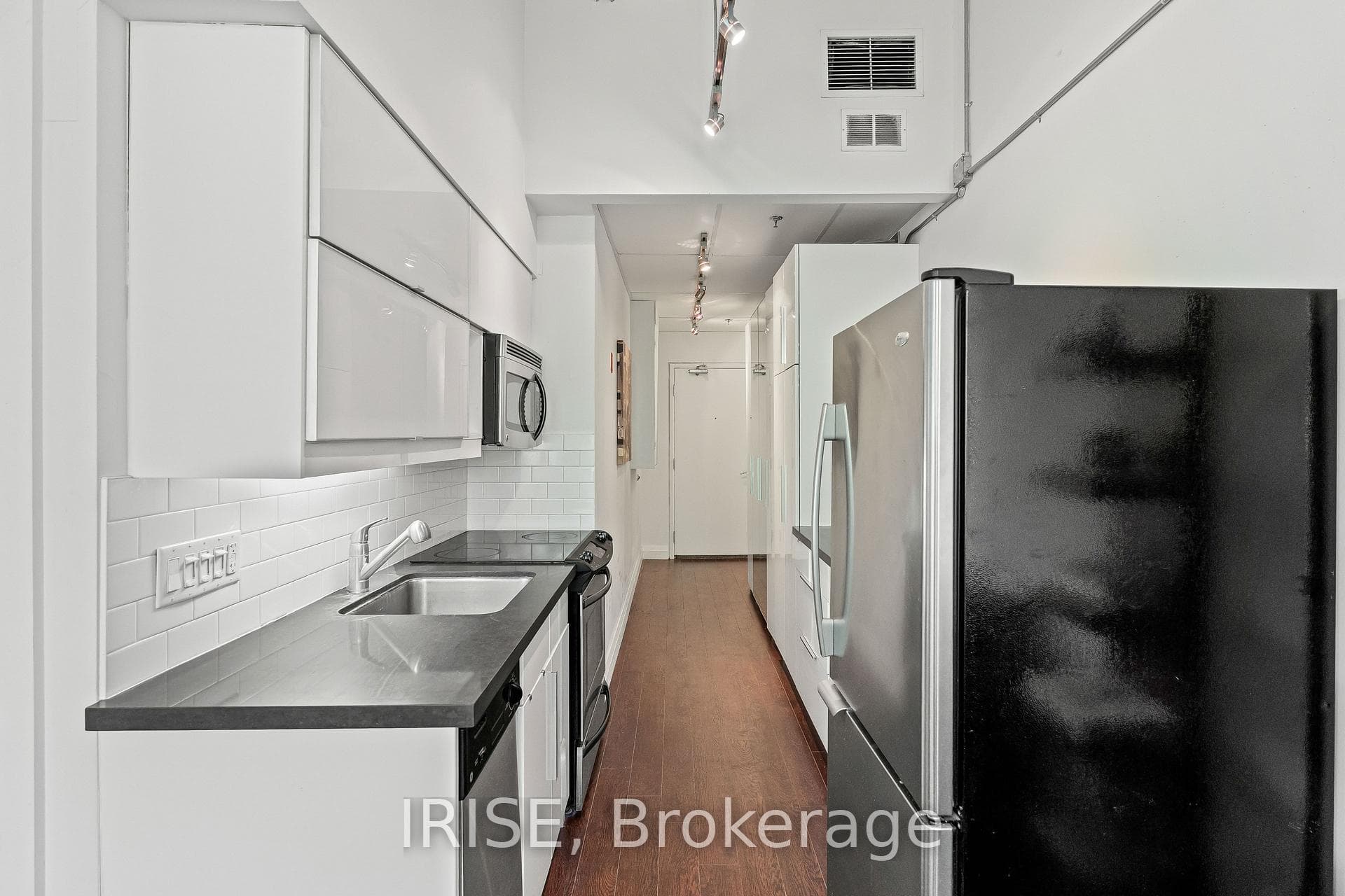 305- 477 Richmond Street — property photo