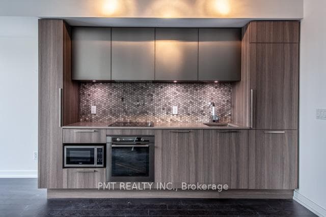 1617- 85 Wood Street — property photo