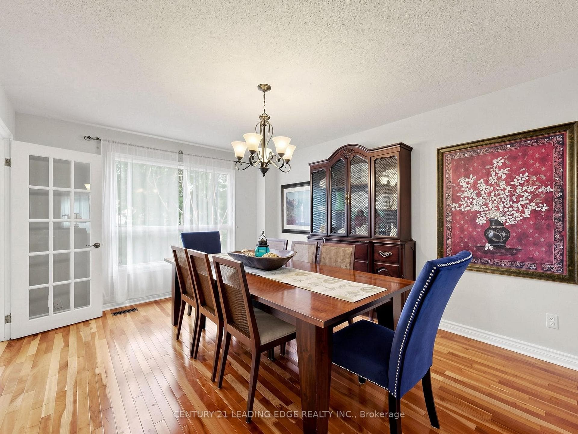 379 Manhattan Drive — property photo