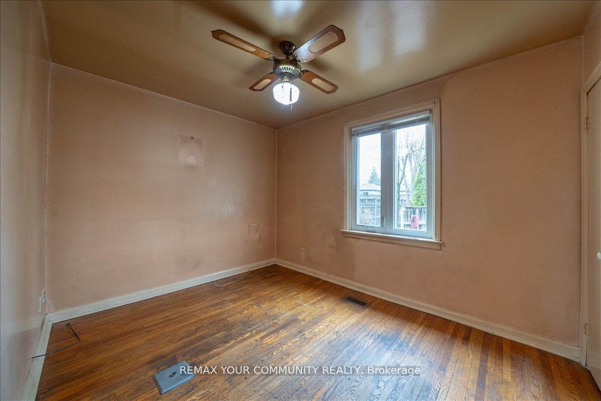 31 Allister Avenue — property photo