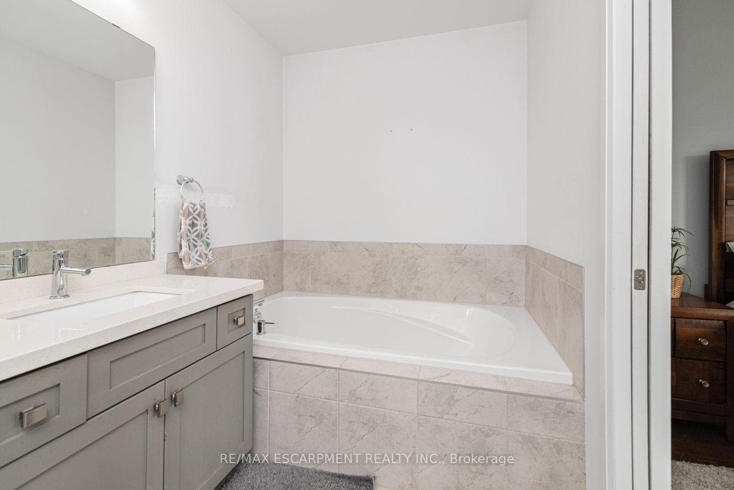 55 Greenwich Avenue — property photo