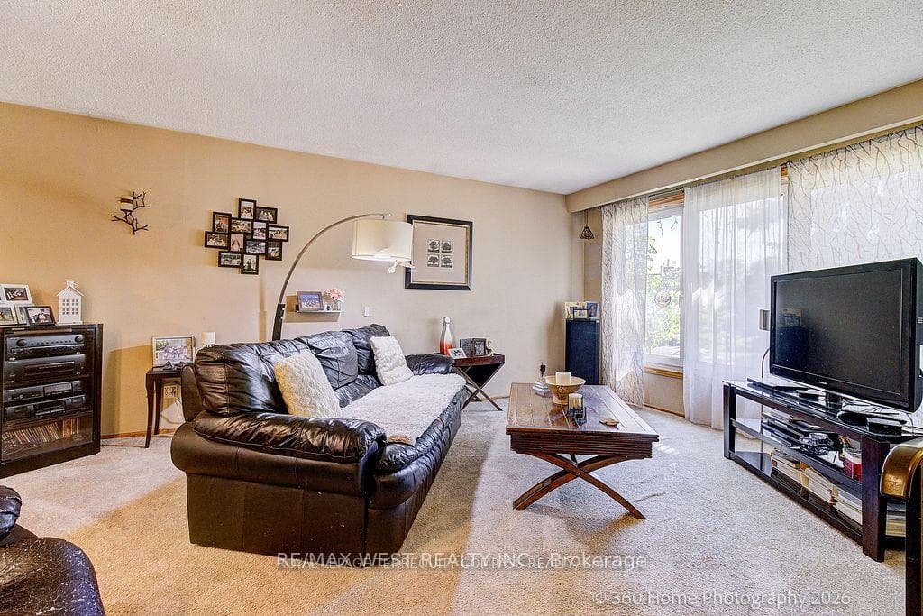 1583 Otterby Road — property photo