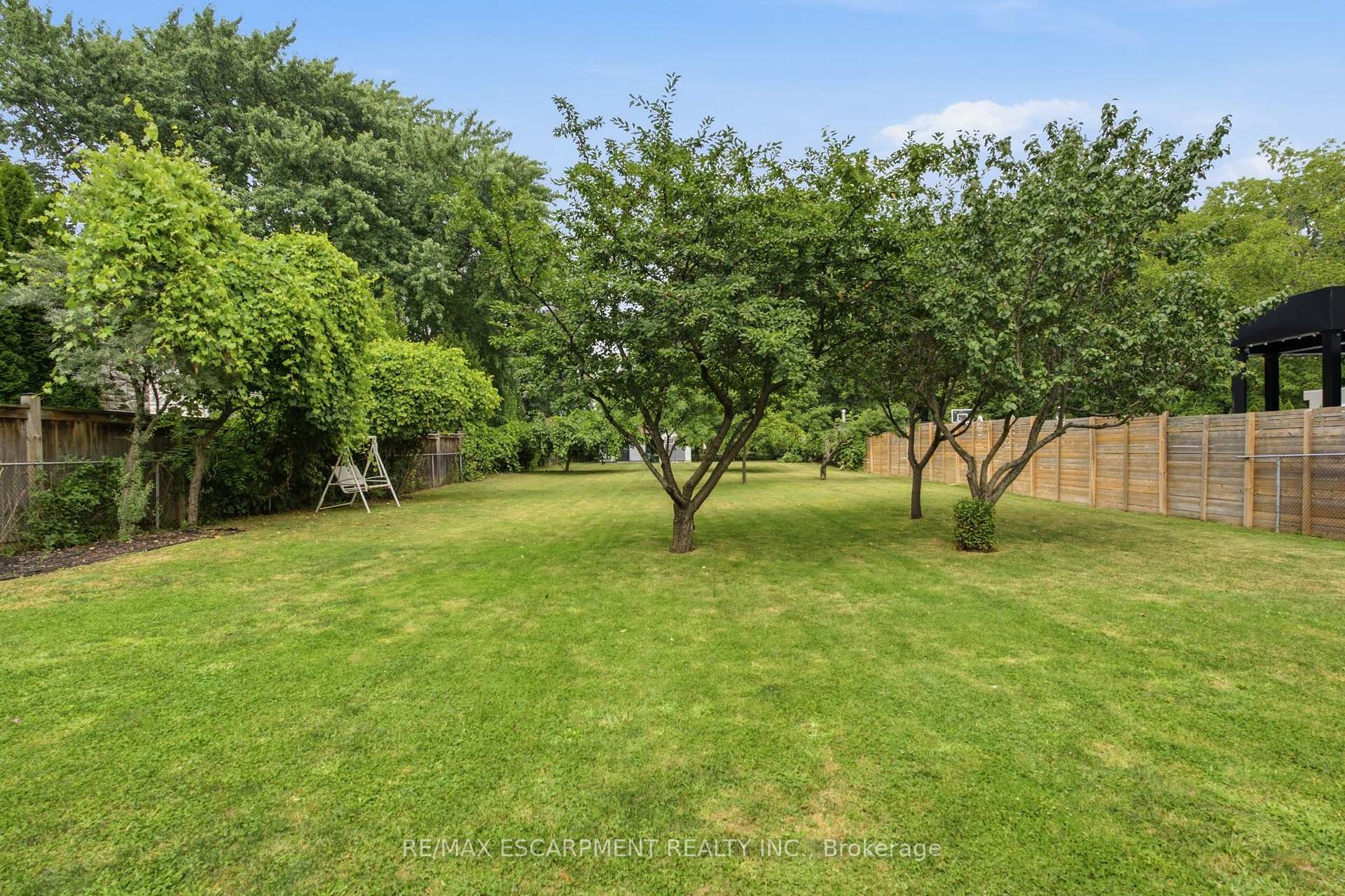 513 Maplehurst Avenue — property photo