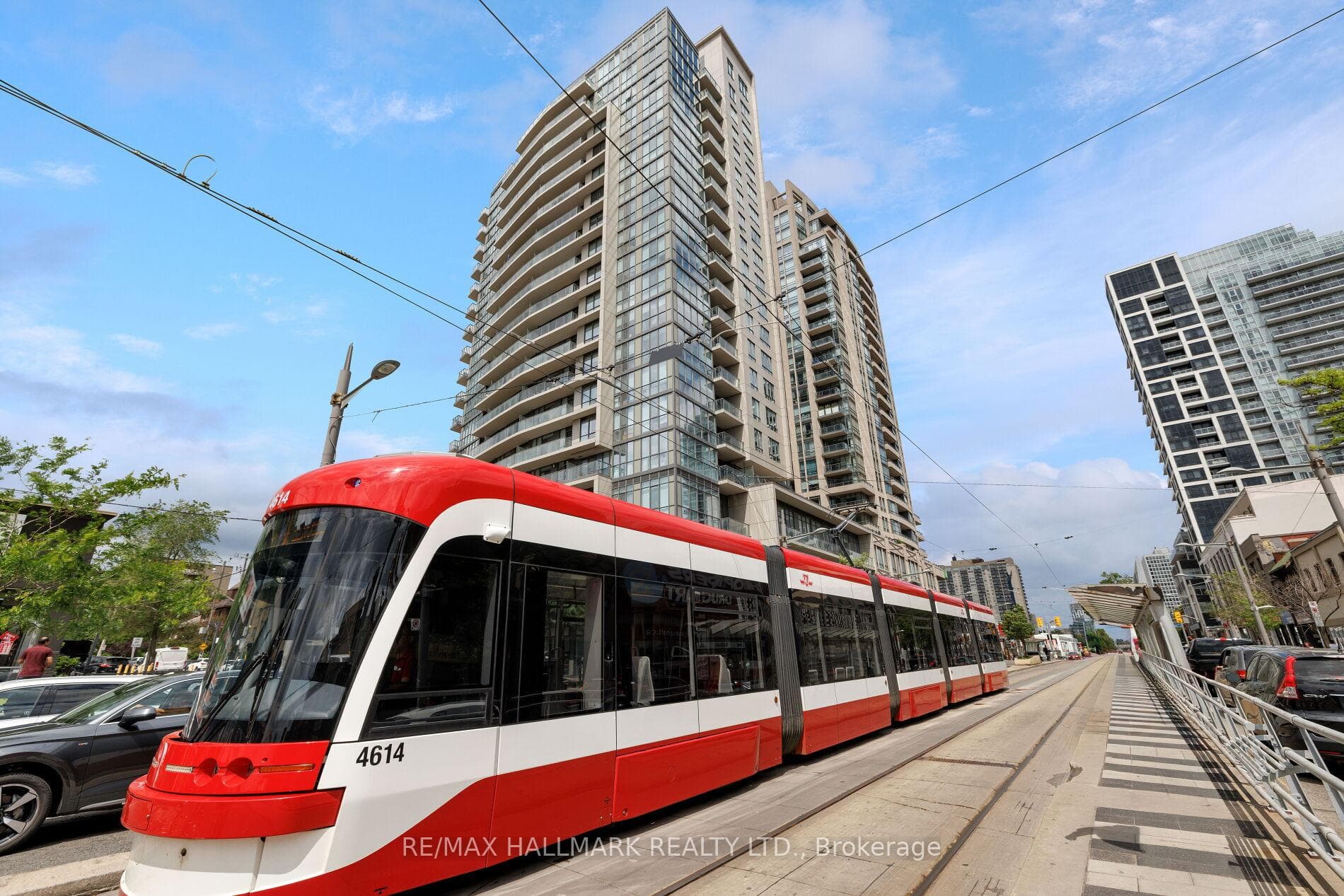 1401- 530 St Clair Avenue — property photo