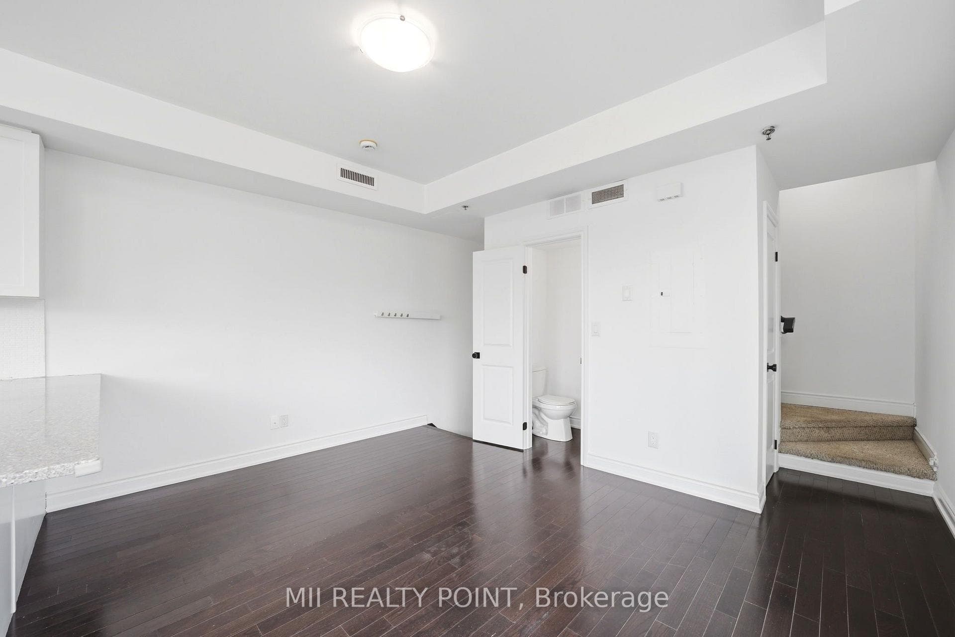 201- 2 Maxwell Street — property photo