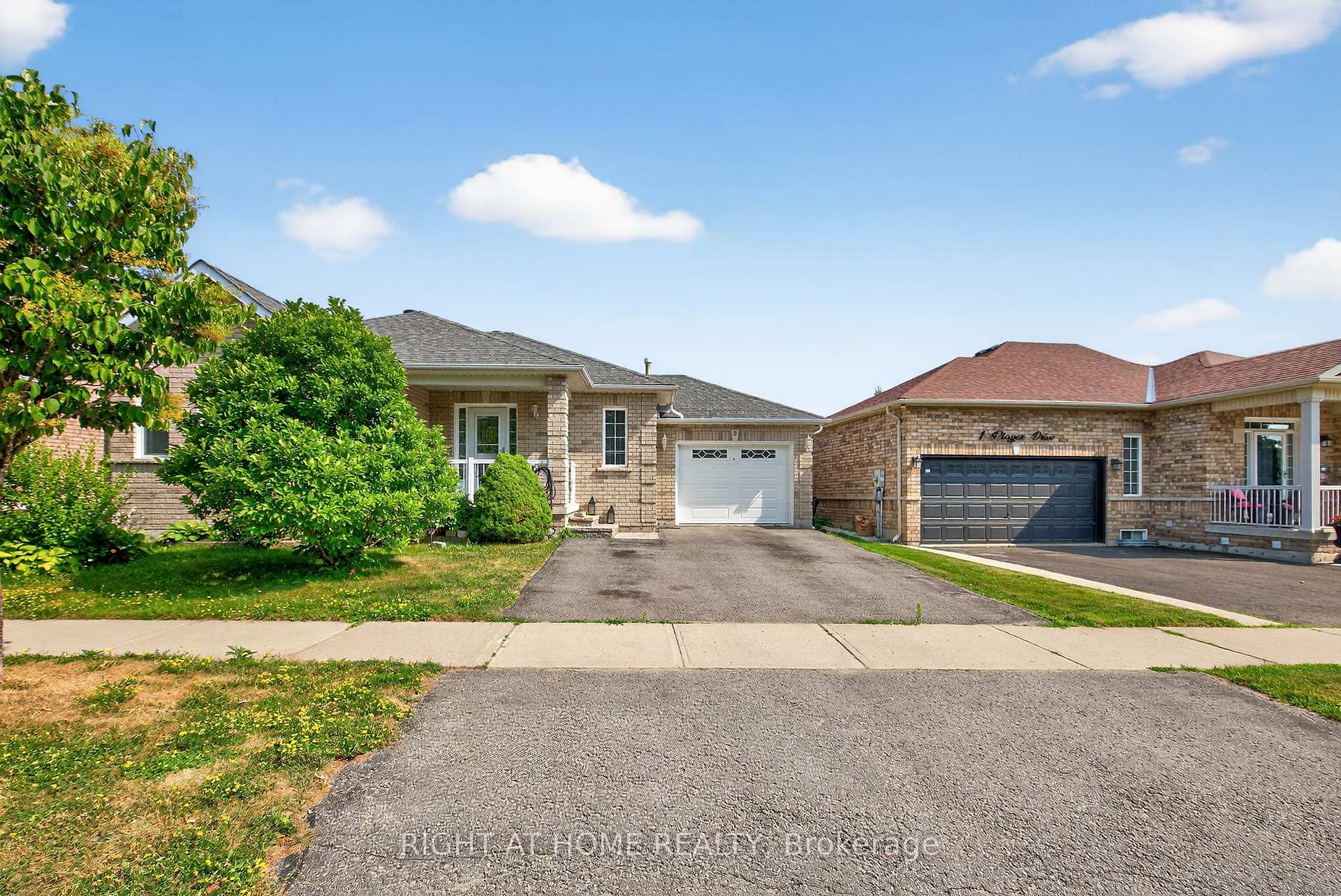 3 Player Drive — property photo