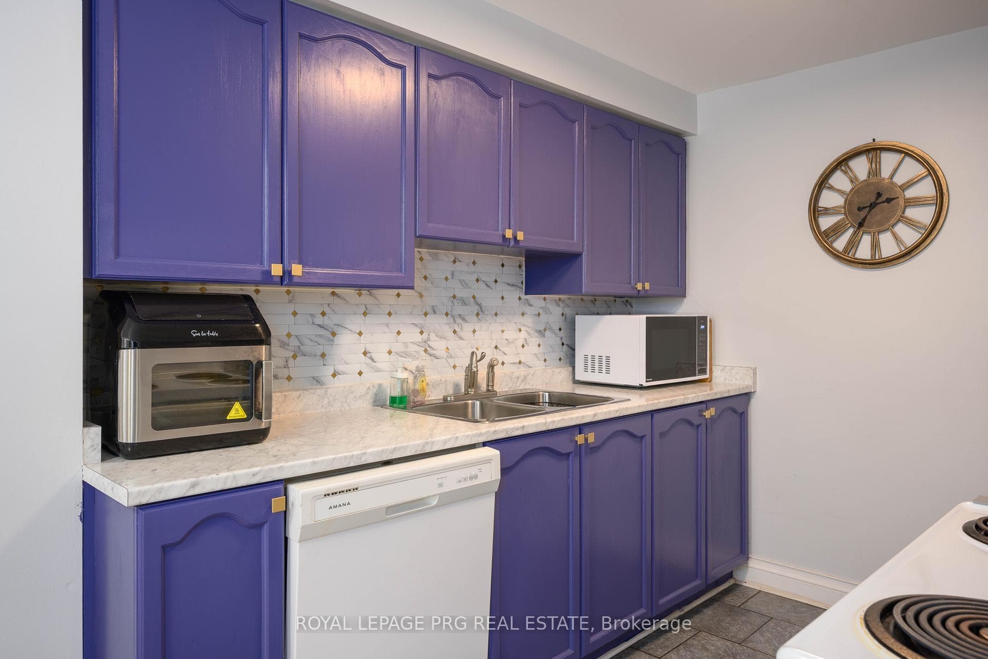 97 NATHAN Crescent — property photo