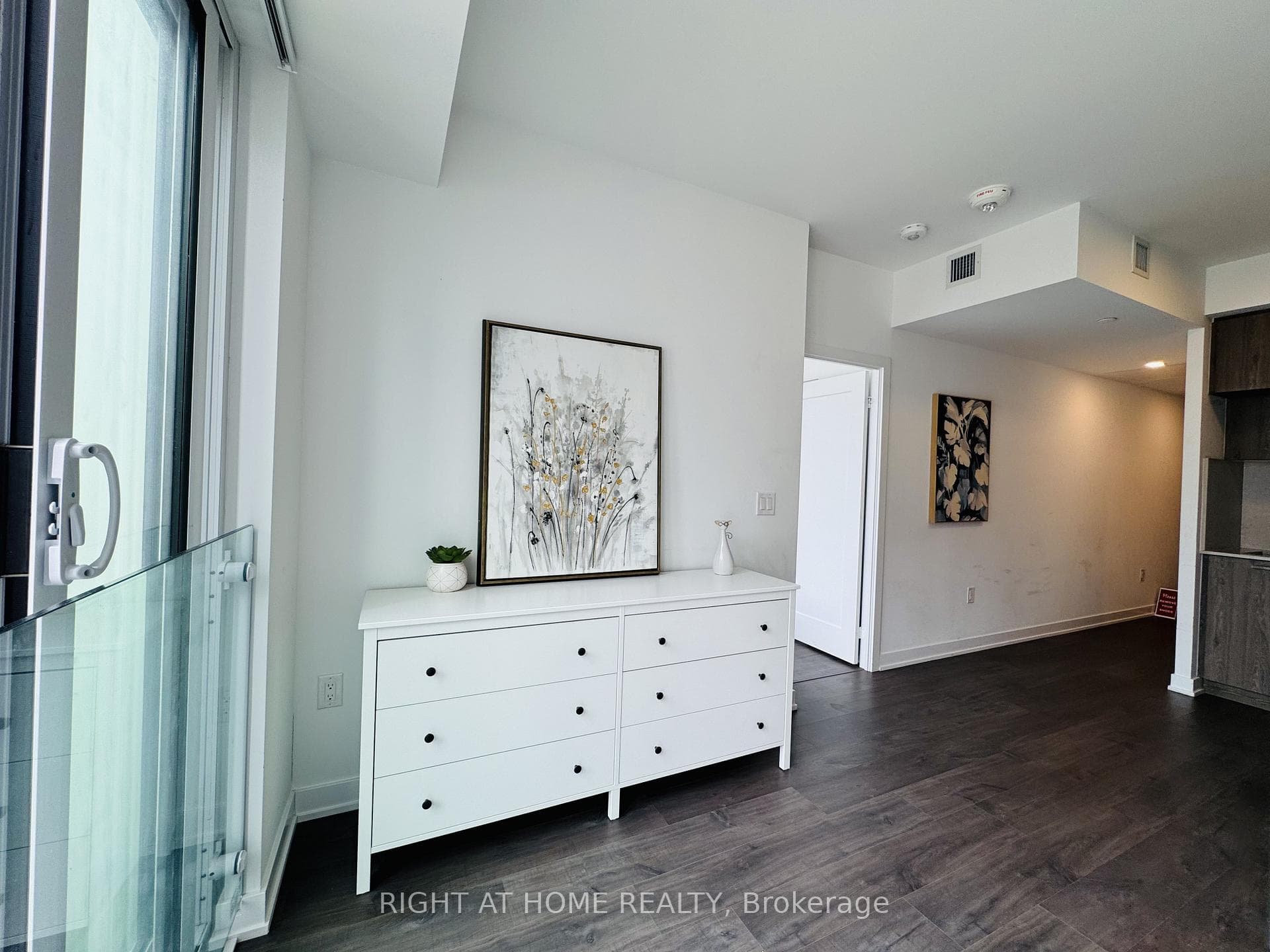 1011- 50 McCaul Street — property photo