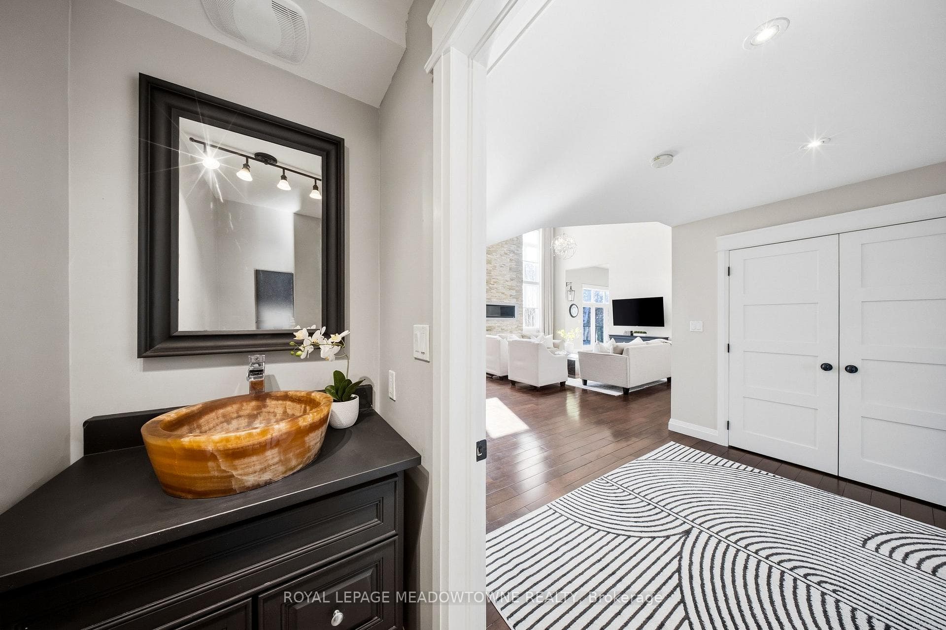 254 Main Street — property photo